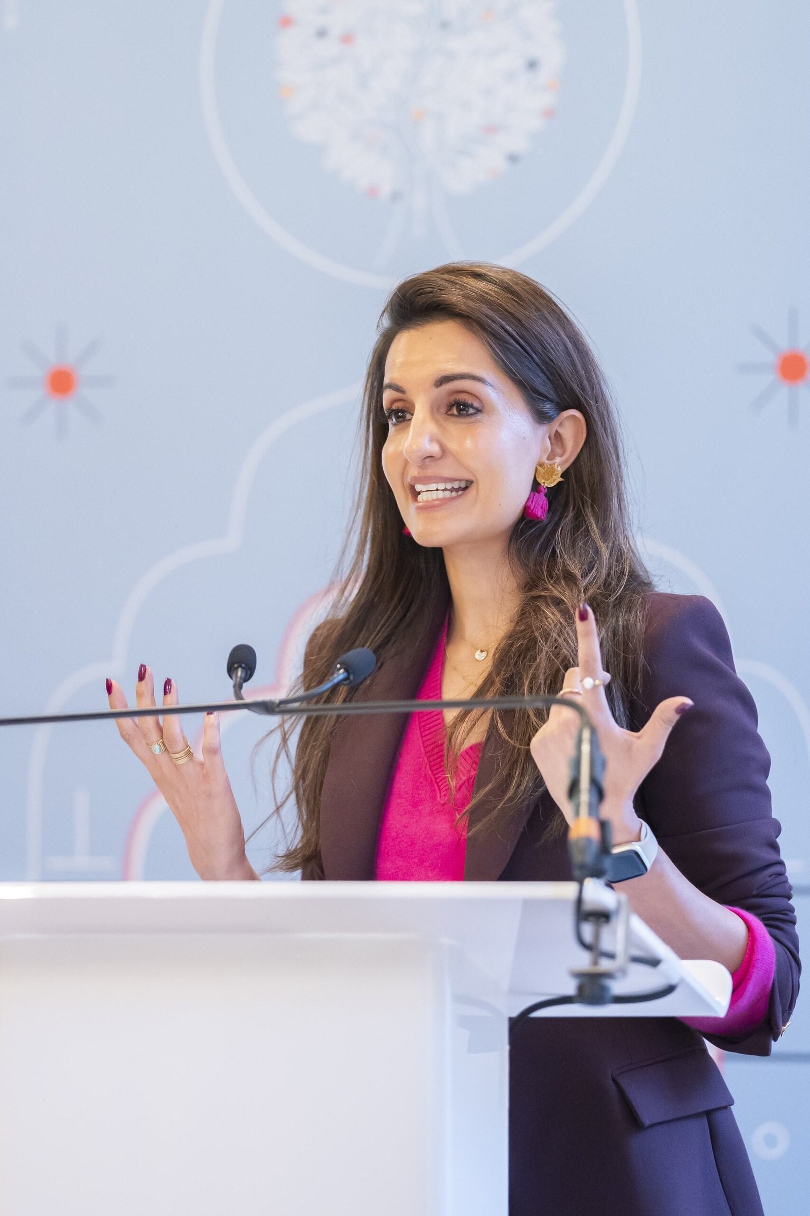 c1ba6639-e72e-40f3-9176-bf68004f3c08